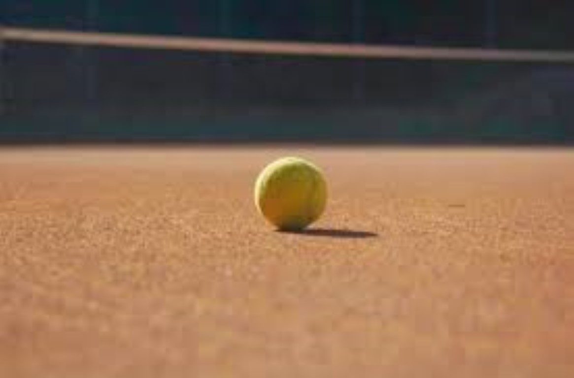 Tennis (Medium)